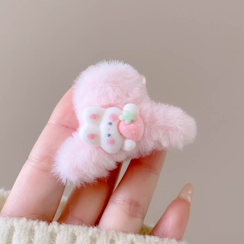 Pin de pelúcia para mujeres 2025 nuevo alto grado otoño invierno gran clip de tiburón cabello peludo clip de cabello adornamiento de cabeza