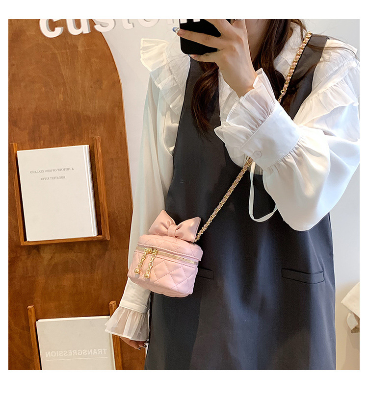 Women's Artificial Leather Solid Color Fashion Soft Surface Square Zipper Crossbody Bag display picture 5