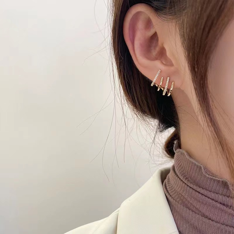 Women's Fashion Geometric Alloy Rhinestones Ear Studs Plating Stud Earrings display picture 3