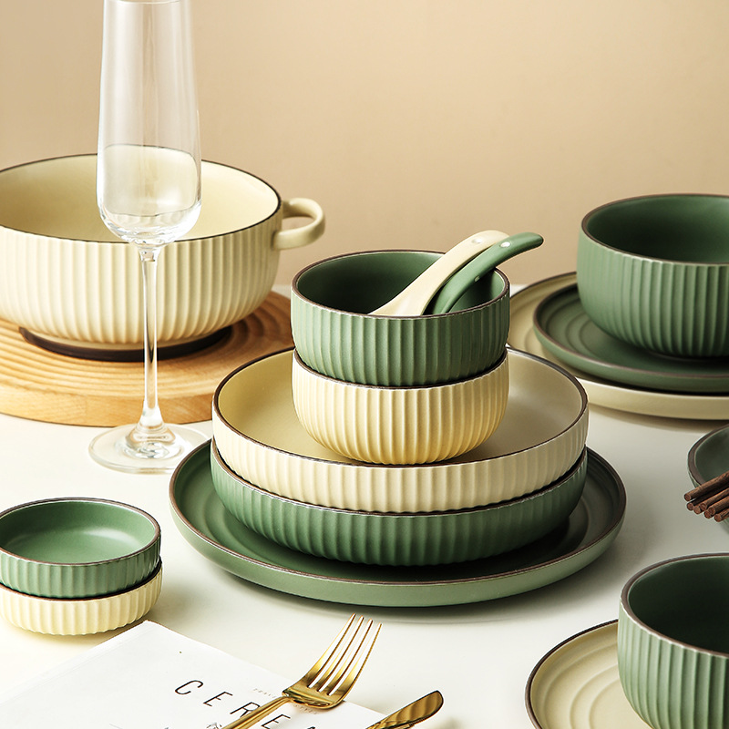 Tazón de fuente de cerámica de alto aspecto y plato al por mayor tazón y combinación de platos traje nórdico neto rojo creativo comer tazón de sopa