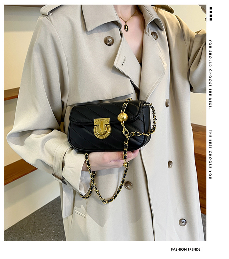 Women's Quilted Chain Crossbody Bag With Elegant Lock Buckle_voghion.com