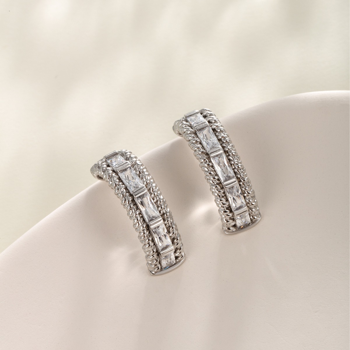 Xuping joyas nuevas gemas artificiales en forma de C pendientes de orejas mujeres lujosas atmósfera europea y americana pendientes de nicho
