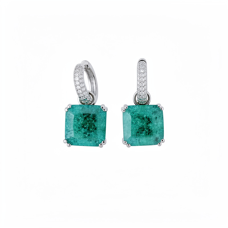 Ciclos de orejas de geometría cuadrada de zircón verde temperamento de nicho simple pendientes ligeros de lujo de alta calidad al por mayor