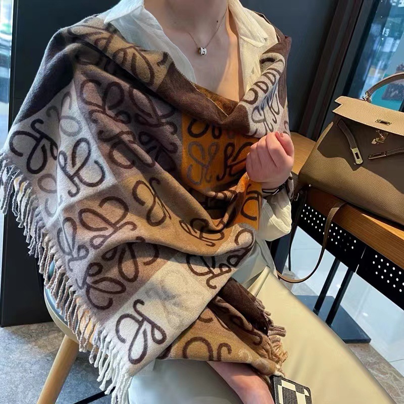 Luojia Checkerboard 울 목도리 가을과 겨울 오래 된 꽃 캐시미어 스카프 부드러운 우유 차 색 재고 목도리
