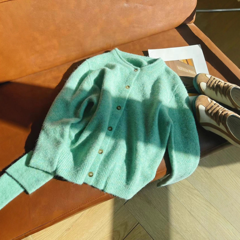 New Autumn and Winter Women's Wool Cardigan, Relaxed, Soft, Skin-Friendly, Lightweight and Versatile 25Aa1112