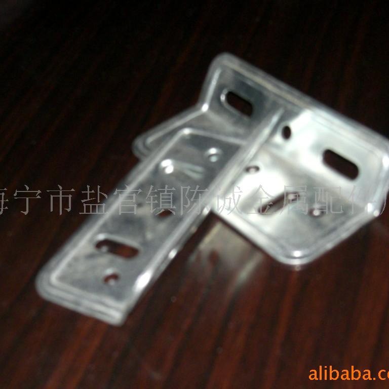 厂家供应铁质镀锌床上用固定折角五金配件定 制加工