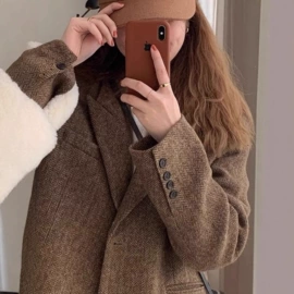 女式衬衫;连衣裙;毛衣