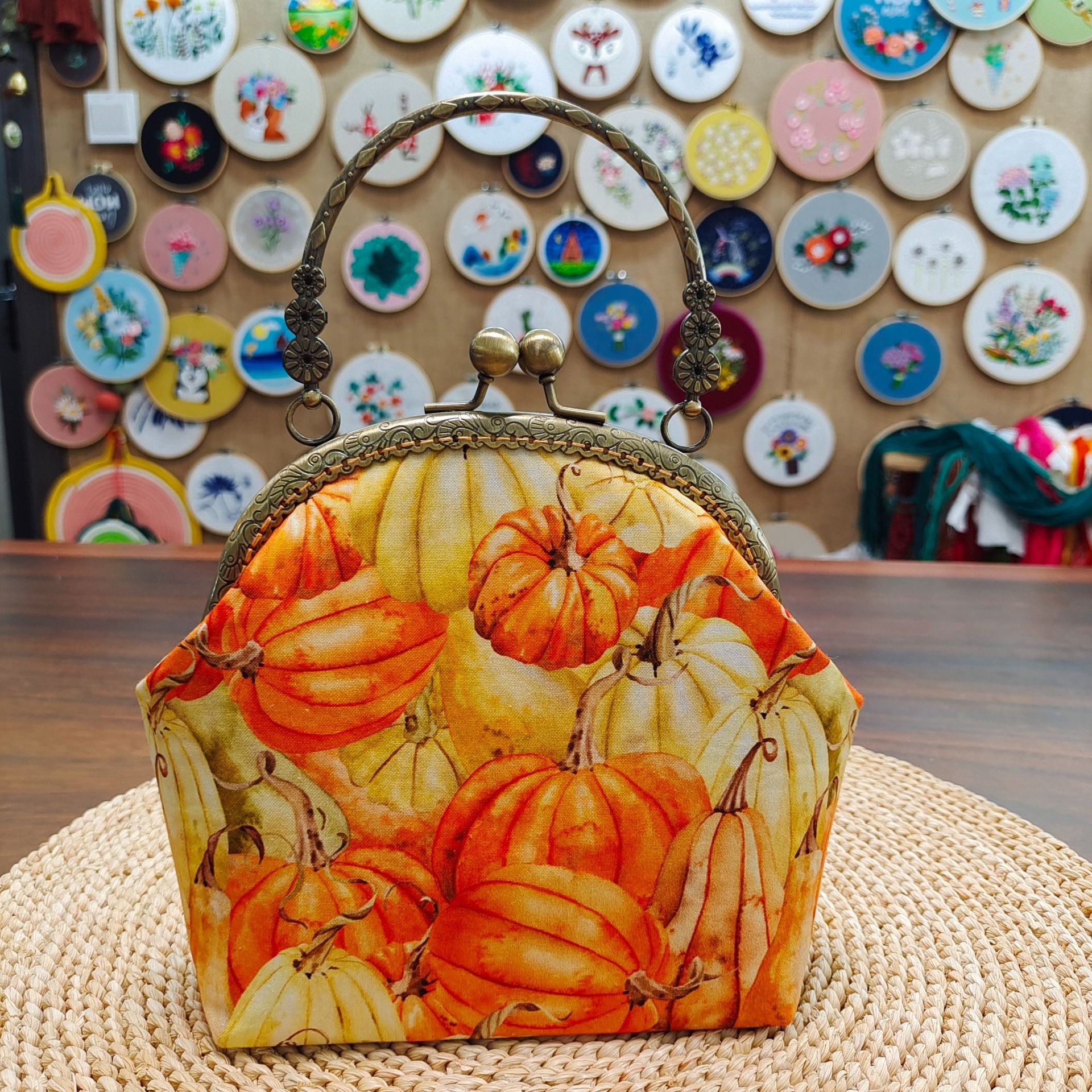 Nuevo estilo creativo hecho a mano diy billetera boca bolsa de oro bolsa de almacenamiento de material auto-bordado bolsa de patchwork bolsa de mensajero