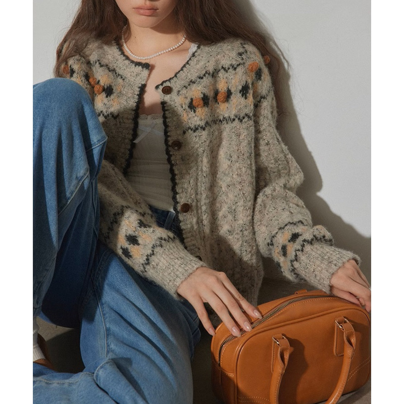 Retro aesthetics! Rhomboid Blend Color Buckle Knitted Cardigan Women's Autumn New Outfit Top Jacket