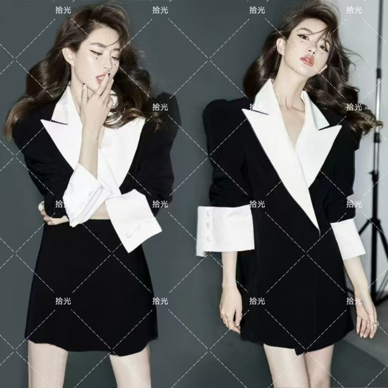 フォトスタジオの新しいポートレートテーマの写真、ハイエンドの女性のプロフェッショナルスーツ、個人的なイメージ写真、アート写真の衣装|undefined