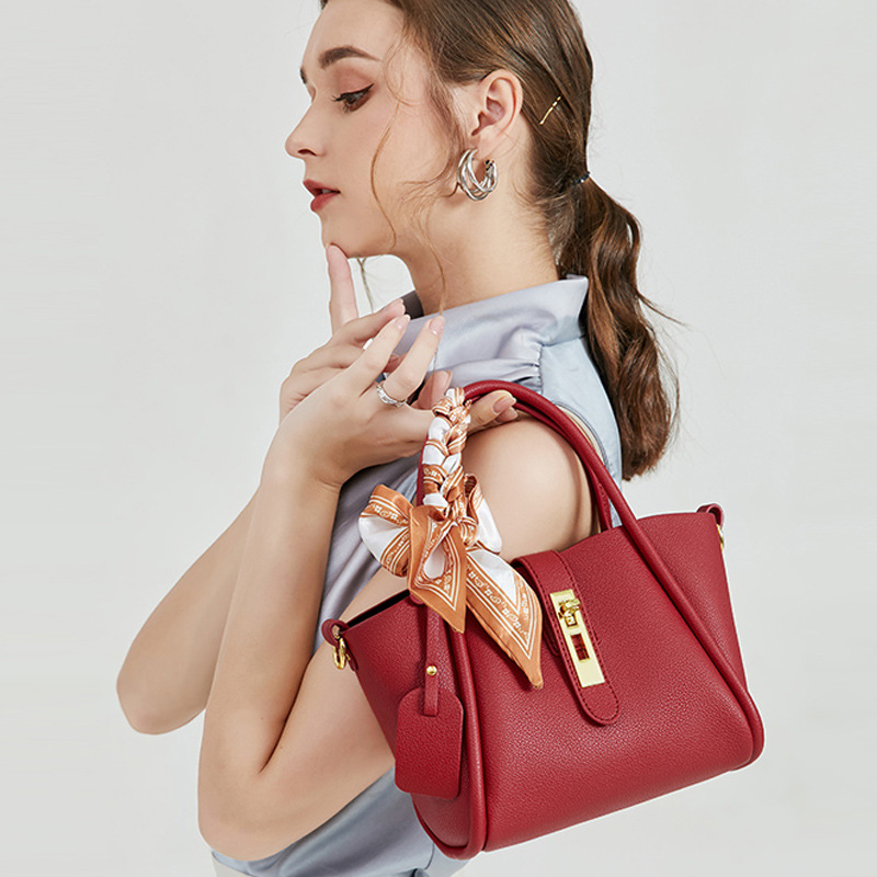 Bolso de boda para mujer, bolso de novia, nuevo estilo 2025, bolso de boda rojo de alta gama, bolso de mano tipo cesta, bolso tipo cubo.