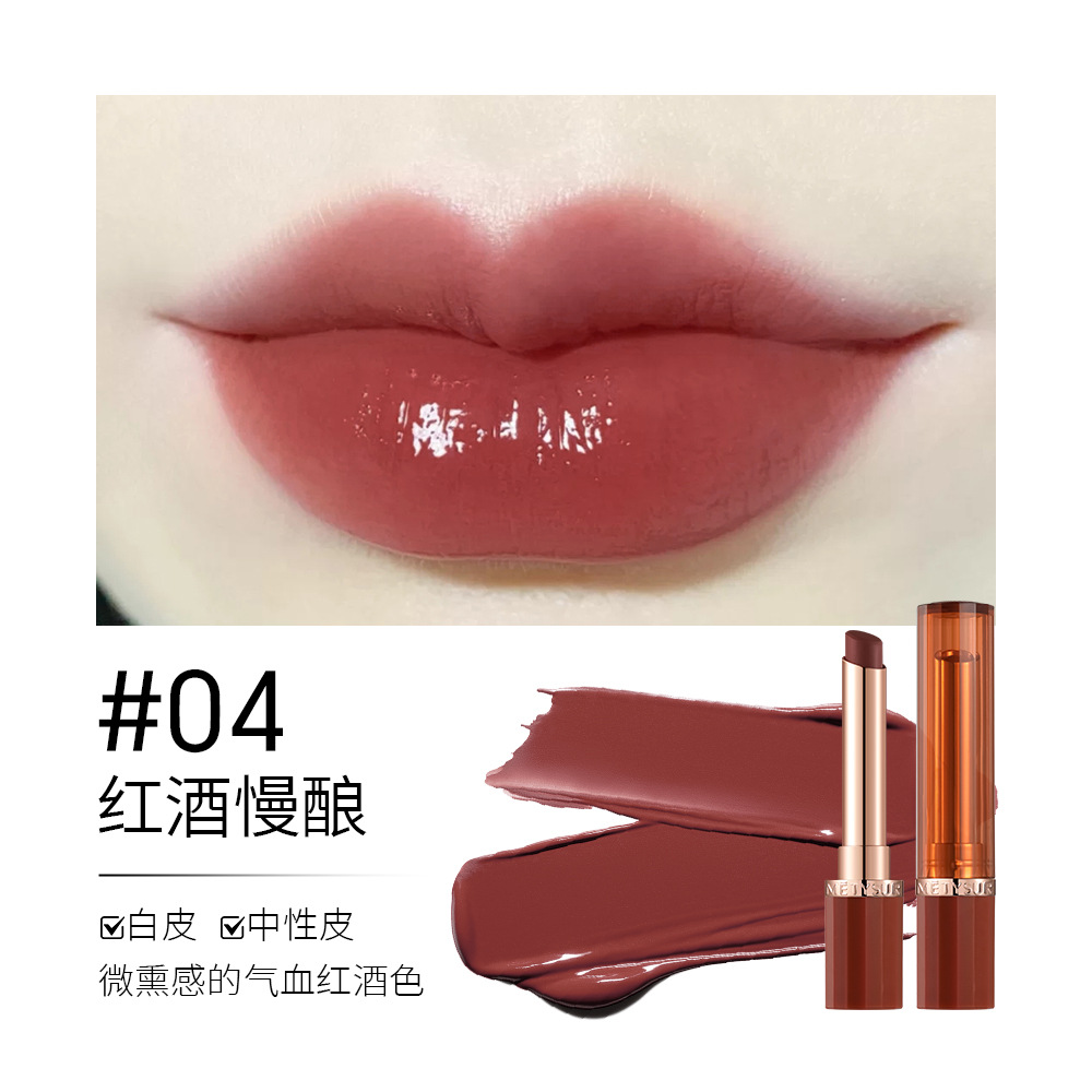 La belleza de los labios hidratantes y humectantes de la línea ligera, el espejo de agua cubre el color de la línea labial, el otoño y el invierno, el lápiz labial anti-agrietamiento.