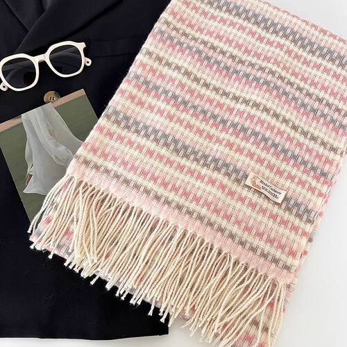 Japanese small fresh light pink small plaid imitation cashmere tassel scarf women's winter warm and versatile skin-friendly scarf trend