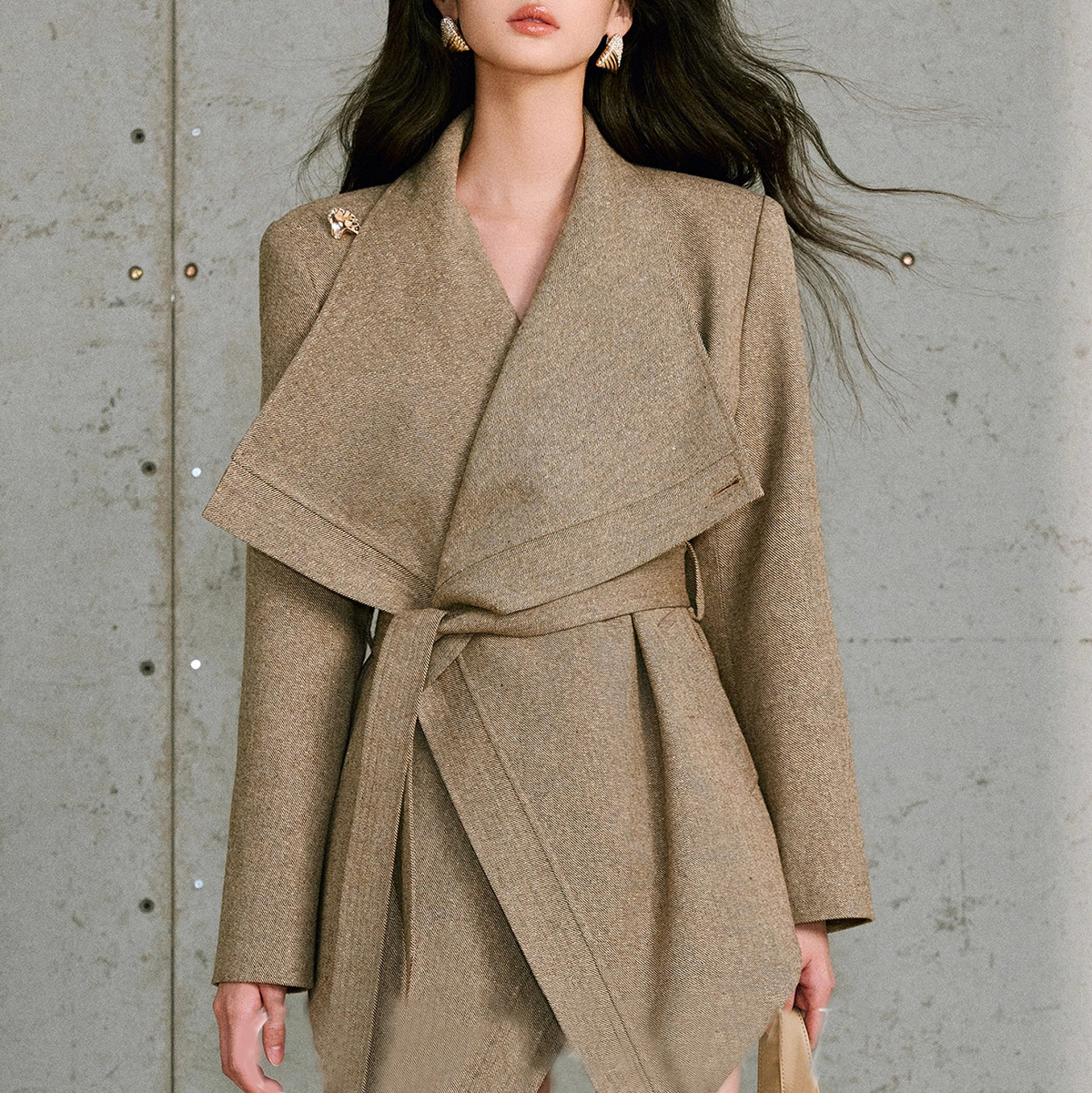 In Stock Wang Combed Shiny Silk Texture Large Lapel Reversible Waist-Cinching Tie Lazy Coat Jacket