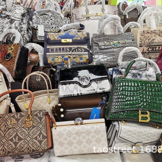 Bulk high qualitymixedhandbags wholesale women stockbags al por mayor image 3