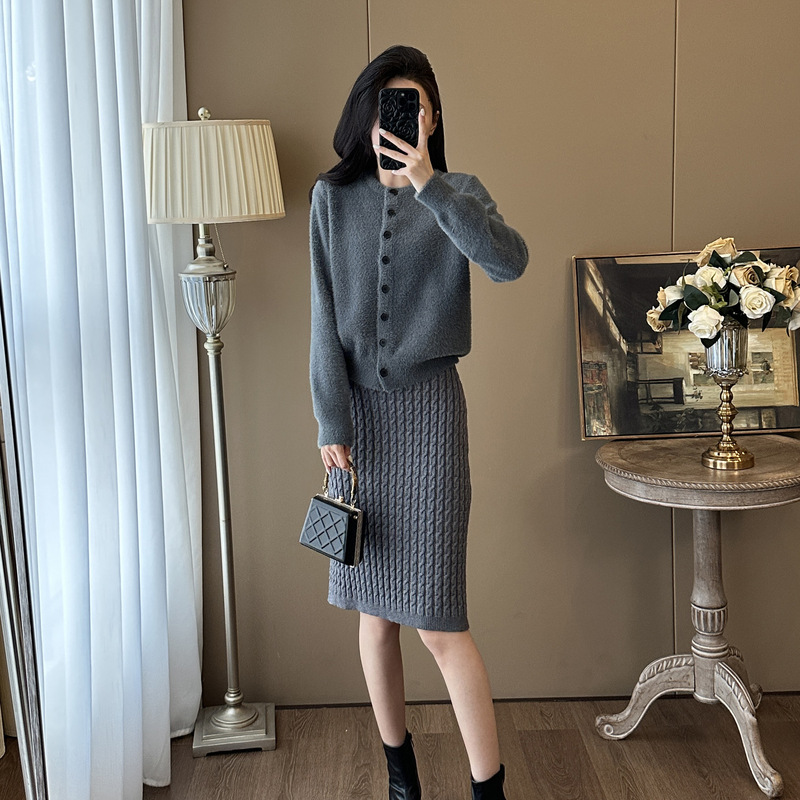 港风2025新款冷淡系针织别致裙子小个子气质套装两件套女款秋冬潮|undefined