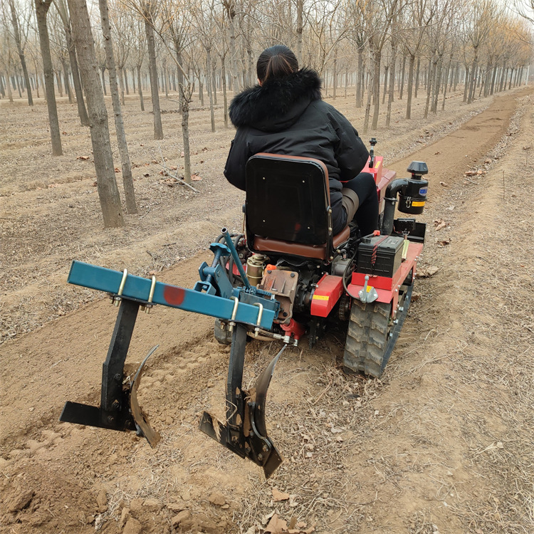 小型履带式旋耕机 一机多用履带微耕机 乘坐式大棚耕地起垄播种机
