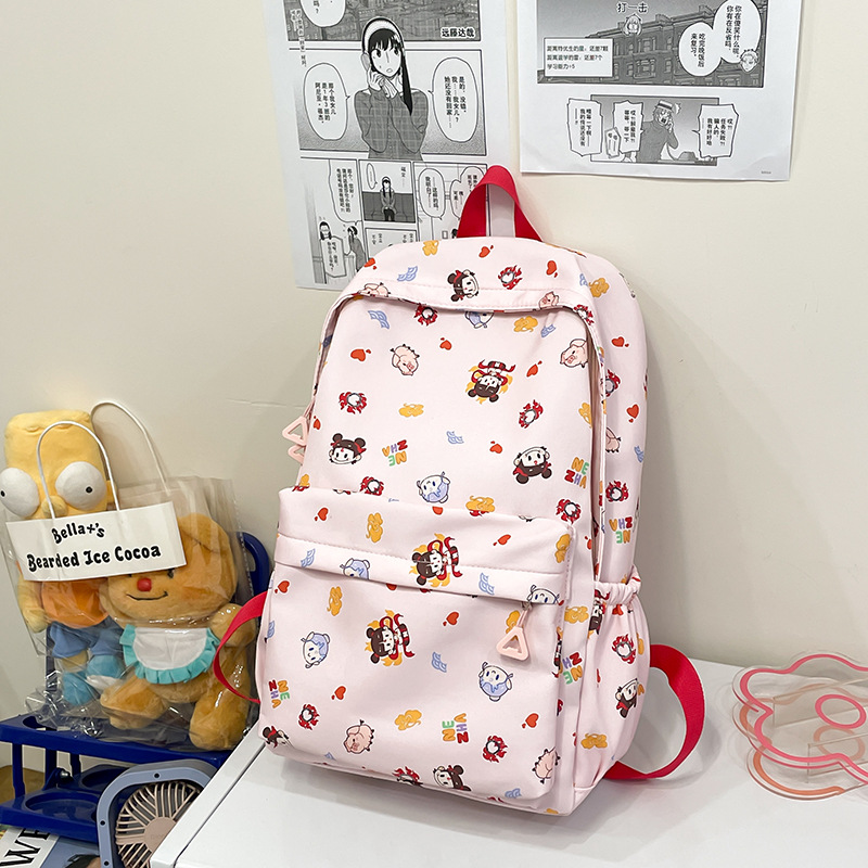 Mochila de marea nacional de los nuevos ins Los estudiantes de secundaria tienen hambre