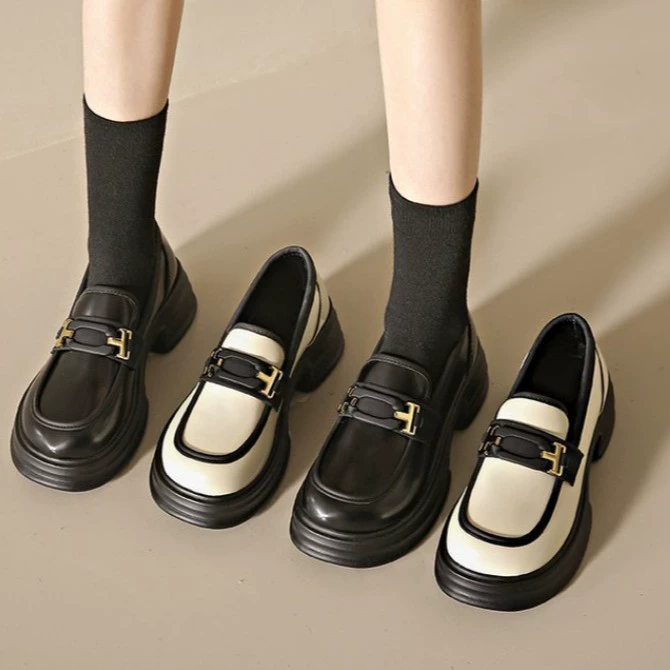 Британские модные универсальные лоферы на толстой подошве с уникальным дизайном, которые можно сочетать с юбками.