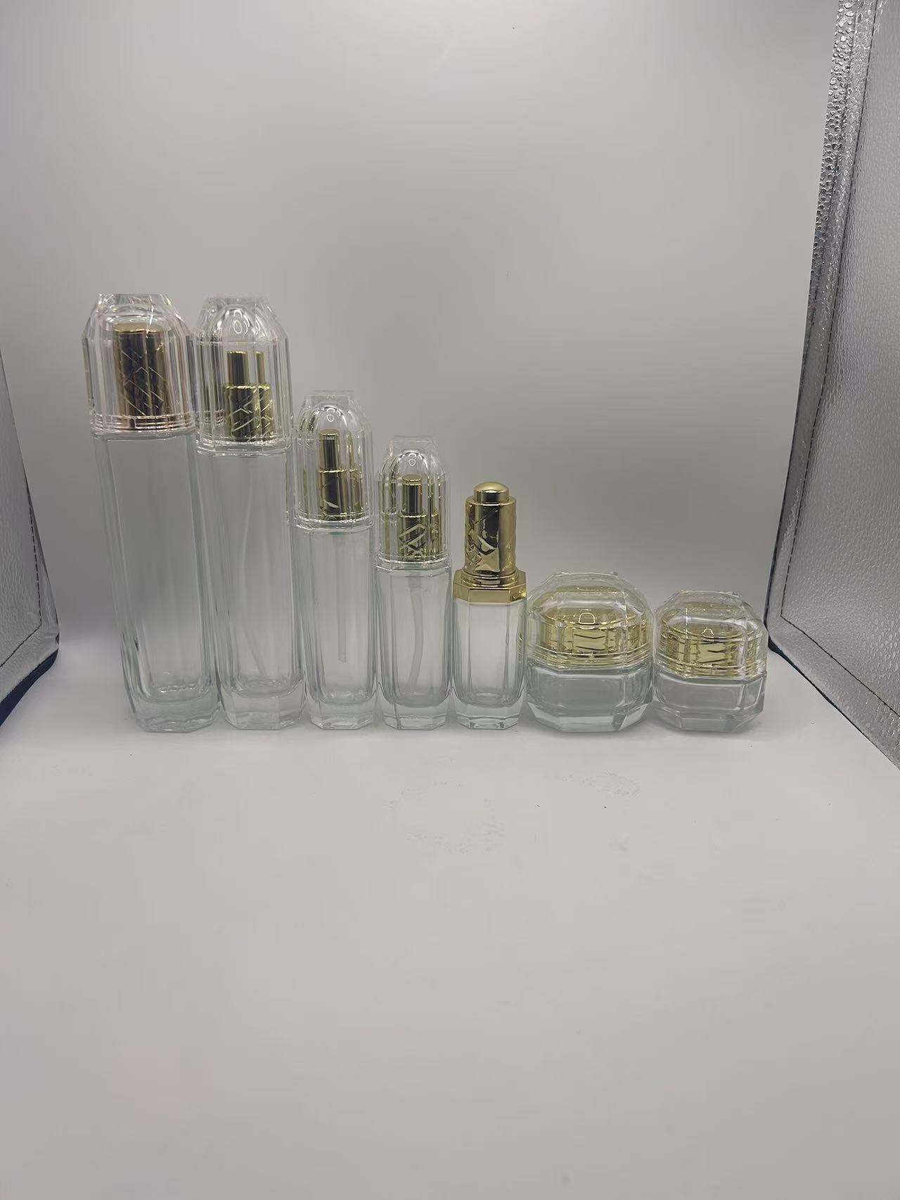 ҵ 542acb27a195a4e8494916f7b81e63