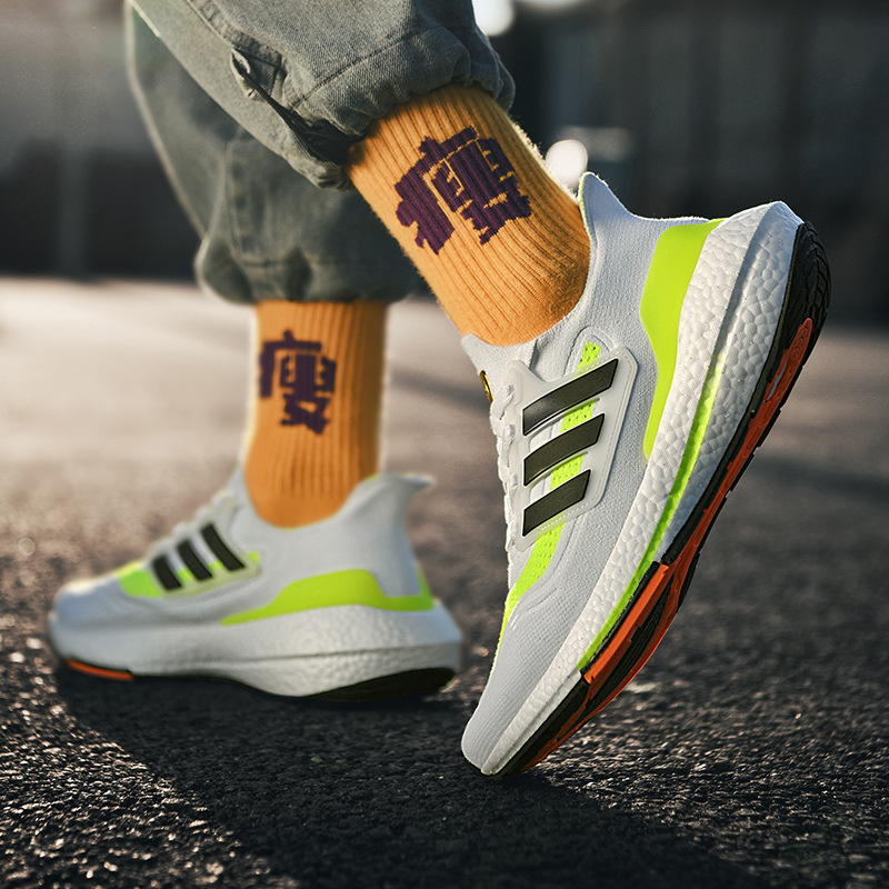 Ultra light casual breathable fashionable trend sneakers