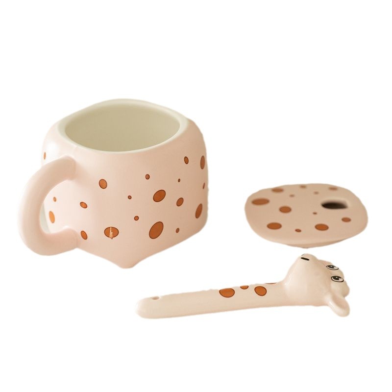 Creativo lindo jirafa taza de agua de cerámica con tapa cuchara de alto valor de color Internet celebridad regalo taza de café personalizado taza animal