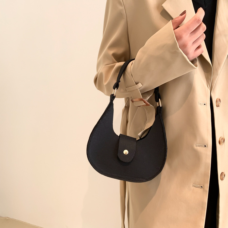 Niche Design Popular Bag 2022 Winter New Fashion Single Shoulder Simple Crossbody Commuter Dumpling Bag Niche Design Popular Bag 2022 Winter New Fashion Single Shoulder Simple Crossbody Commuter Dumpling Bag
