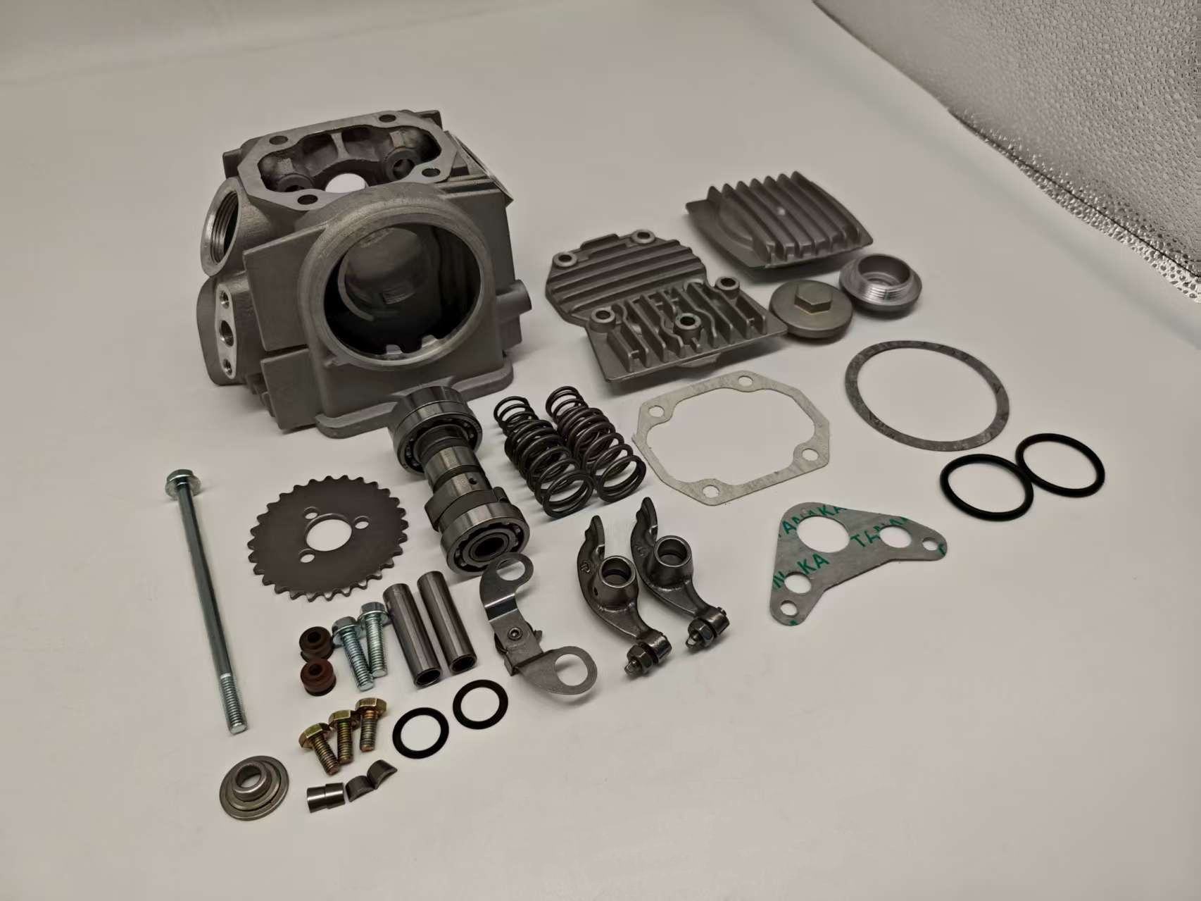 WAVE100 European two-cylinder head assembly, NF100, with secondary air intake hole, chain engine cylinder head parts