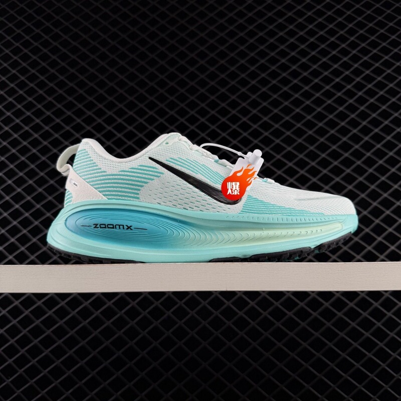 Air Zoom Vomero 18 low-top running shoes, featuring a full-length ReactX foam midsole, for men and women Air Zoom Vomero 18 low-top running shoes, featuring a full-length ReactX foam midsole, for men and women