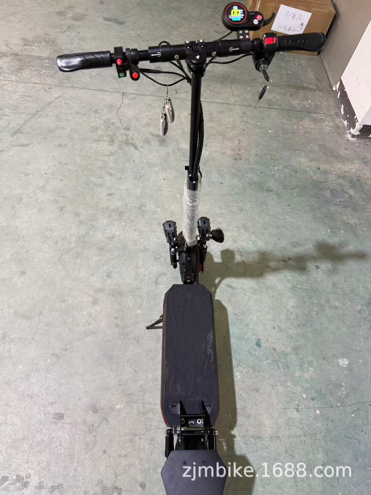 Off-Road 11inch Adult 1200W Electric Scooter Foldable Electric Scooter 48V Front and Rear Shock Absorbers