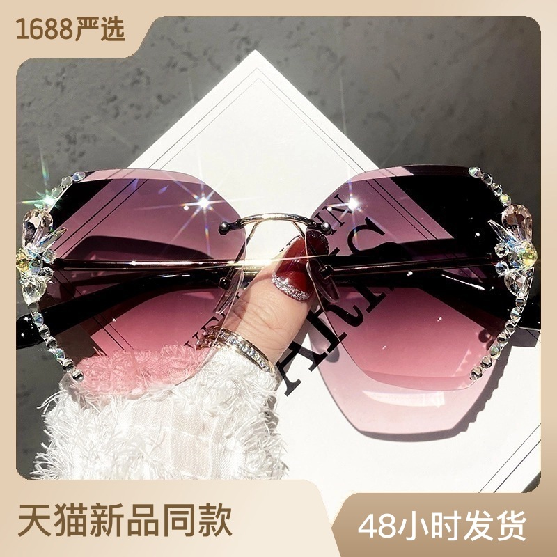 2024 New Cross-Border Fashion Rhinestone Sunglasses for Women Slimming Sunglasses Trendy Sun Protection and Uv Protection Korean Style Glasses