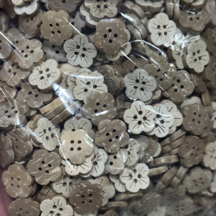 天然椰壳漂白色五角花朵四眼衬衫开衫装饰扣DIY手工配饰帽子童装
