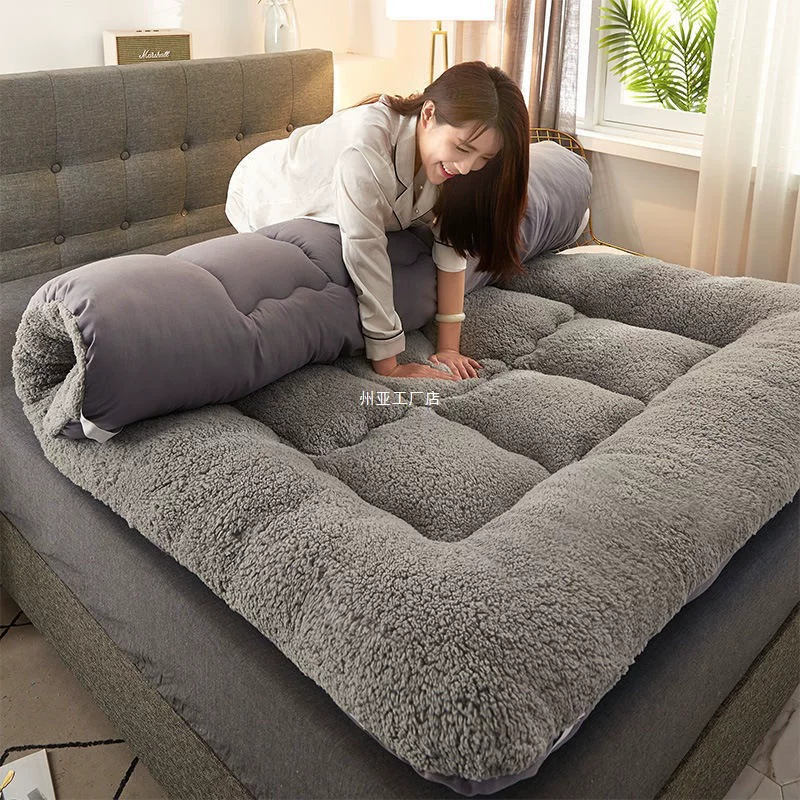 Winter warm mattress