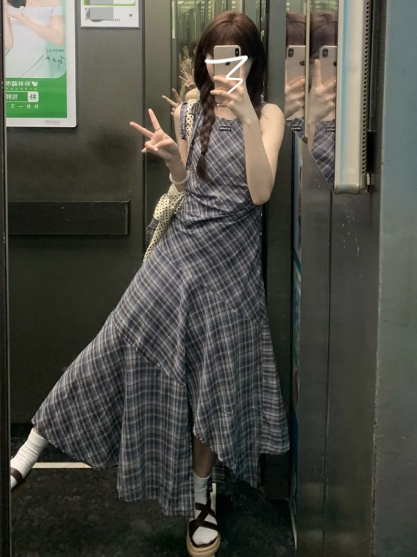 格子挂脖无袖背心连衣裙子女夏季2025新款小个子高级感不规则长裙|undefined