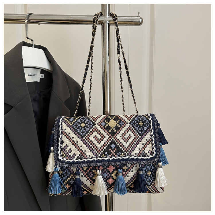 336g Weight Flip Cover Closure Type Single Shoulder Strap Strap Type Shoulder Bag Bags Type Casual, Holiday Occasion Cloth Material Geometric Pattern All Seasons Season Women's Gender Elegant, Ethnic Style Style Square Shape Women's Cloth Geometric Elegant Ethnic Style Square Flip Cover Shoulder Bag 7