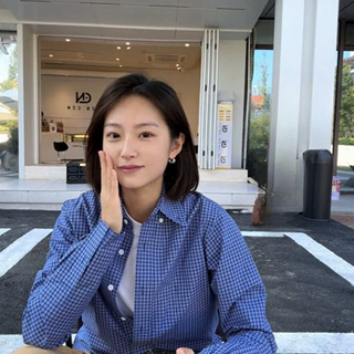 Miu式叠穿上衣棉经典蓝白格纹衬衫女四季穿搭百搭长袖衬衣