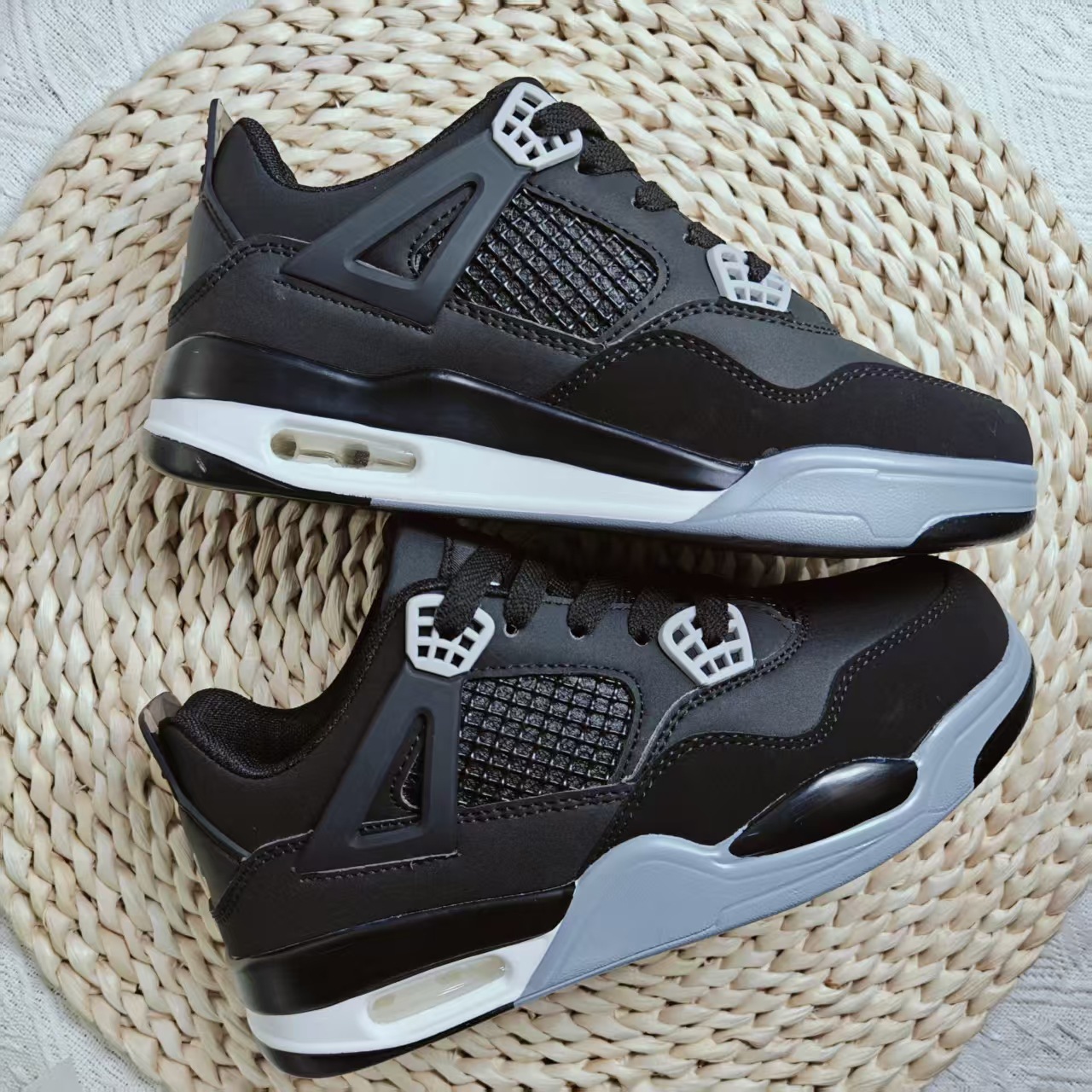Chic Hong Kong Cojín de aire Zapatillas de baloncesto Hombres y mujeres Modelos de pareja Zapatos casuales de estudiante ligeros Madre eléctrica Huang Qiao 4 zapatos