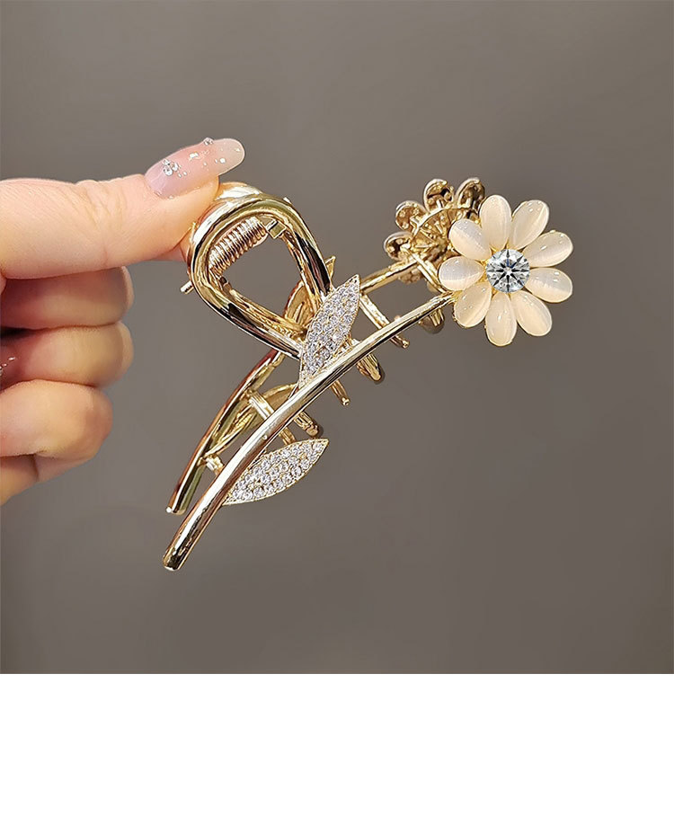Fashion Opal Daisy Grip Hairpin Female Head Large Clip Hair Accessories display picture 5