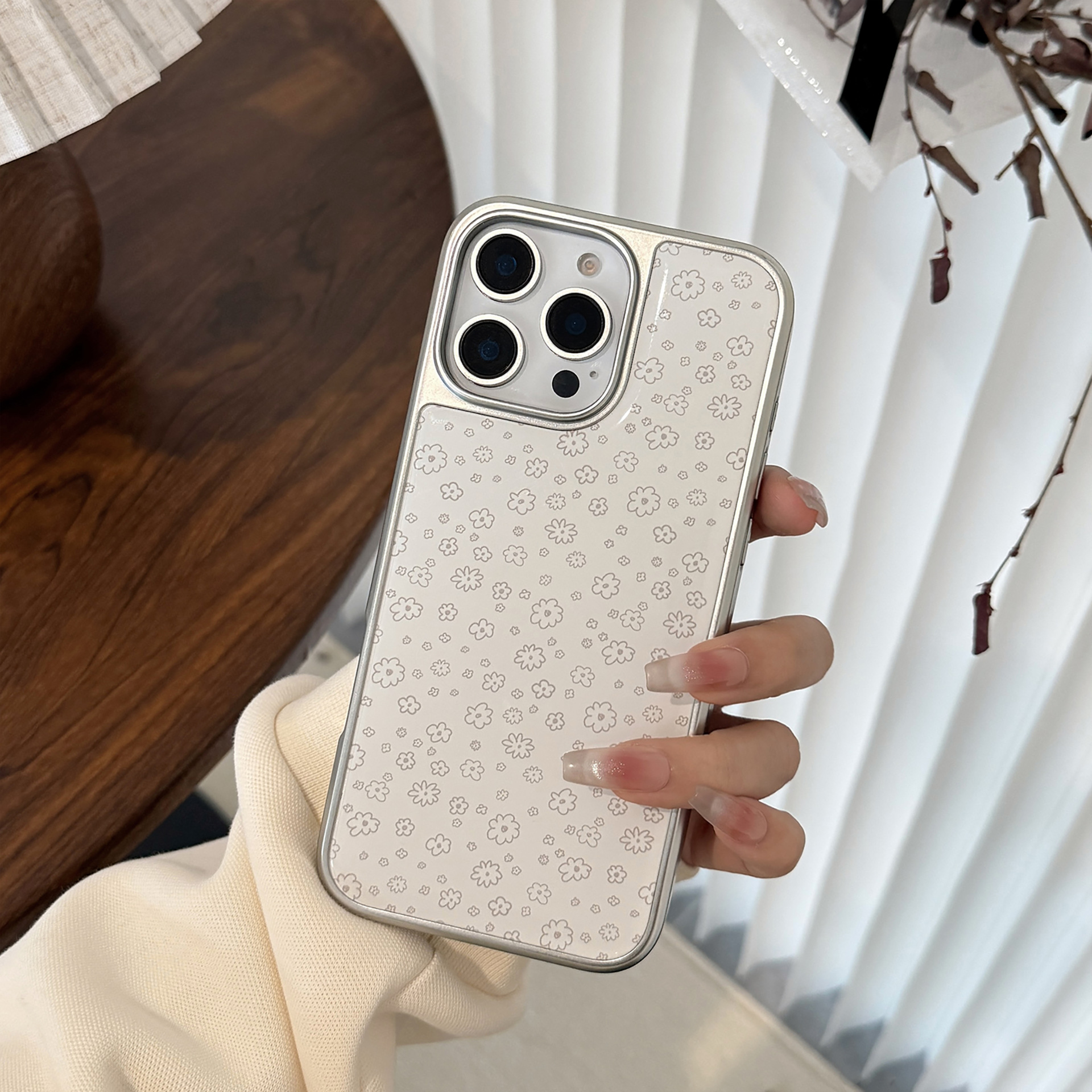 Coque de protection pour iPhone 17, 16, 15, 14, 13, 12, 11 Pro, Pro Max et Plus. Motif floral simple et élégant. Revêtement époxy. Compatible avec Huawei 15 et 17 Pro Max._voghion.com