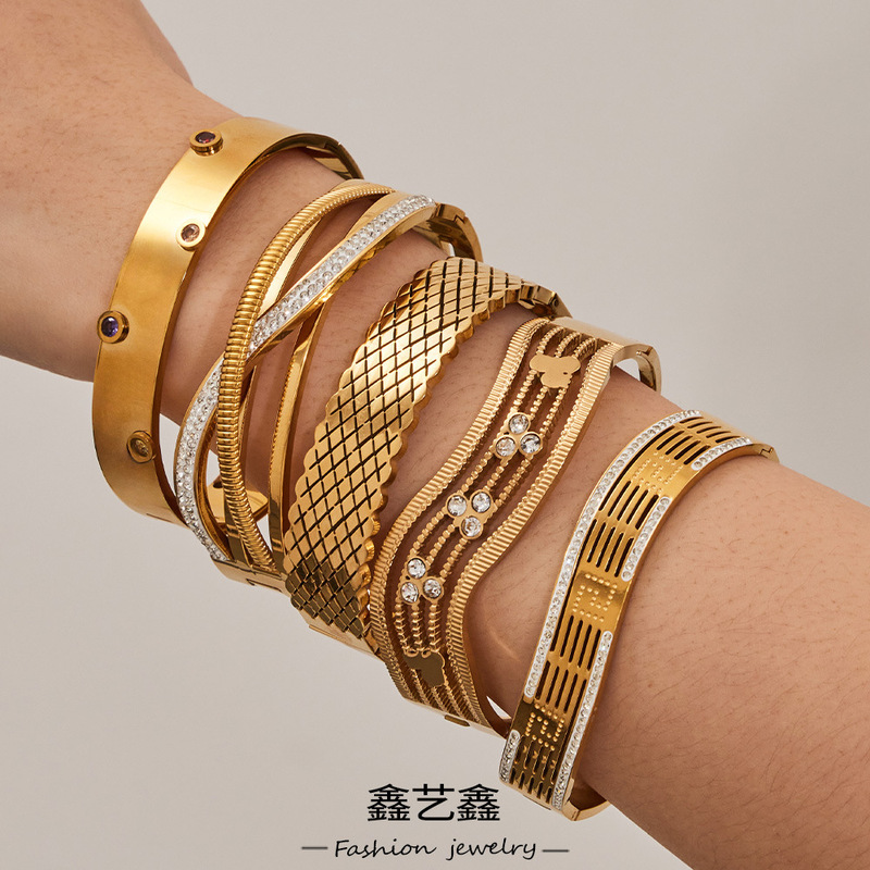 European and American Light Luxury Style Bracelet with Creative Pattern, Diamond-Encrusted Design, Stainless Steel Plated with 18K Real Gold Jewelry