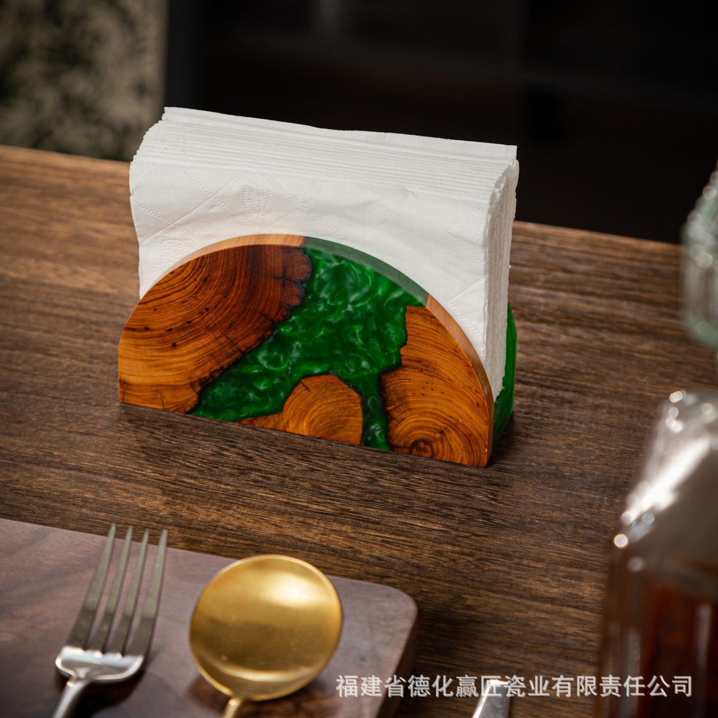Madera sólida creativa vertical toallas comerciales lujosas acantilados triangulares asiento servilletas estante de toallas de café clip de toallas