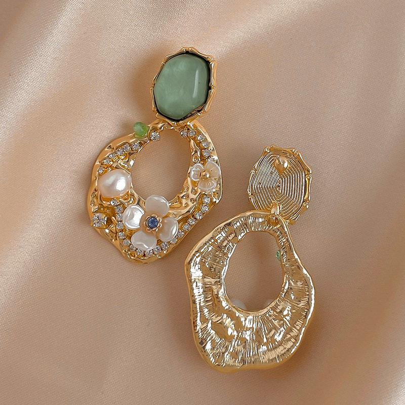 1 Paar Mode Blume Kupfer Inlay Künstliche Edelsteine Künstliche Perlen Ohrstecker display picture 3