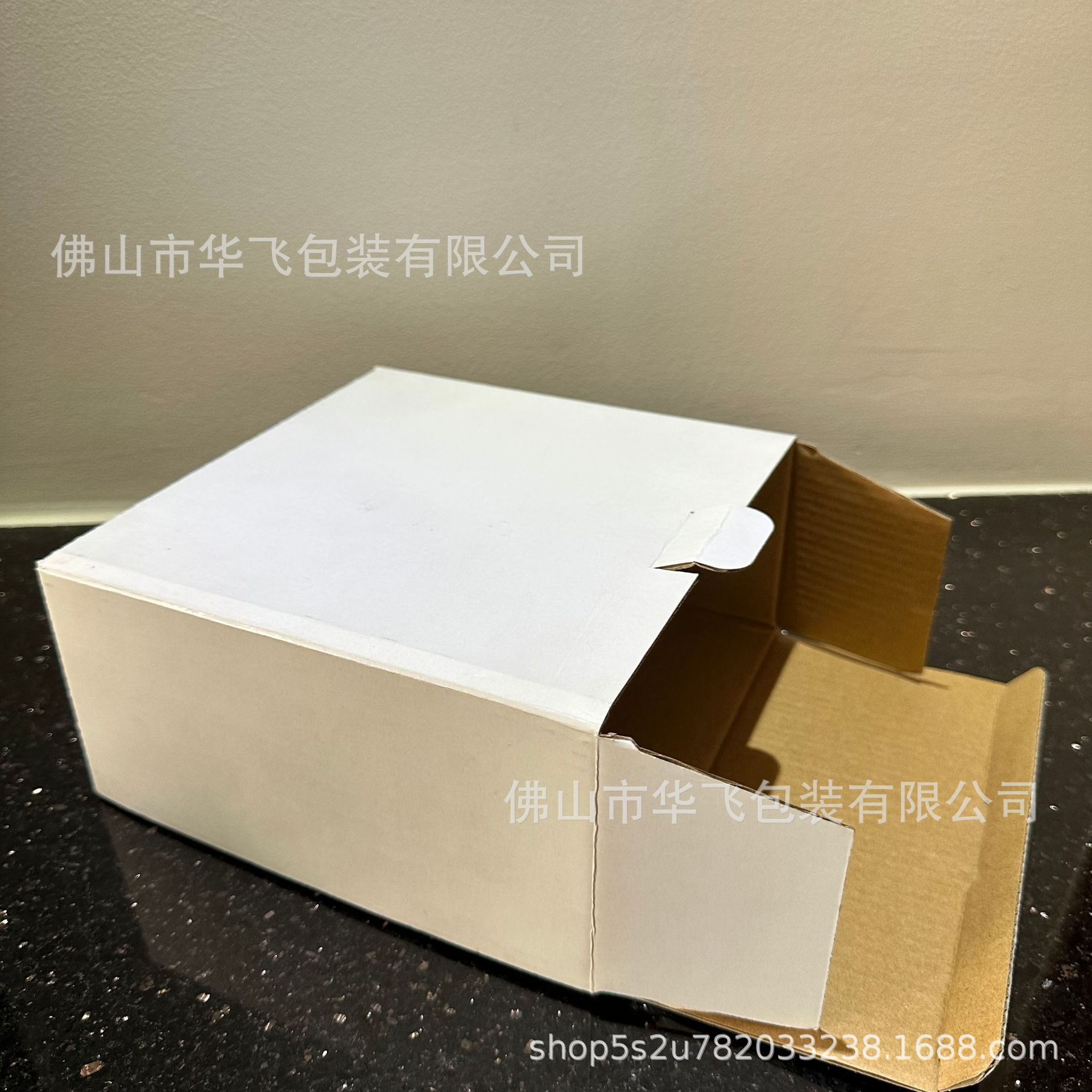 27*16.5*15.5cm三层白盒纸盒