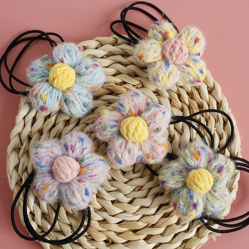 Sweet handmade woven profiteroles hair accessories, hand mixed thread crocheted flowers hair ties, new small flower hair clips finished product