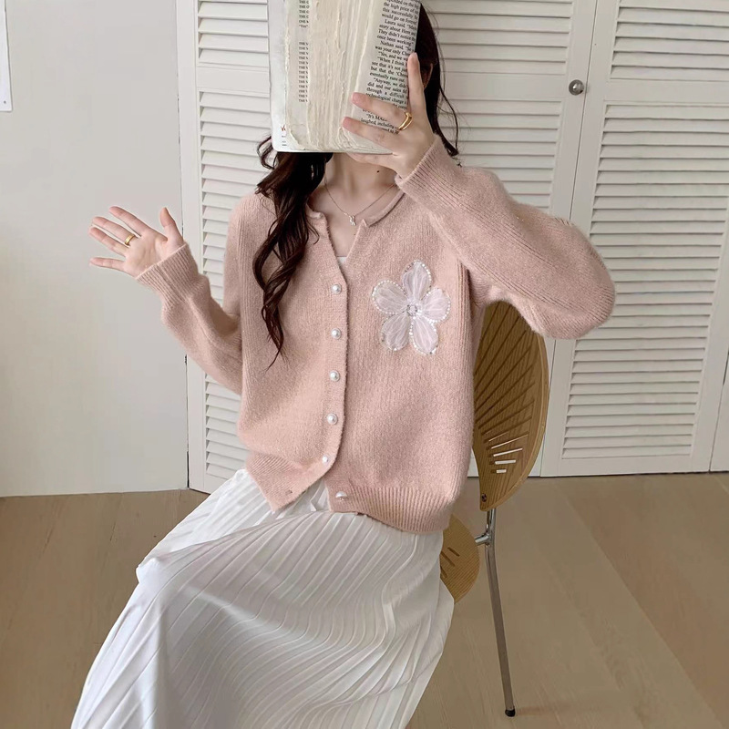 秋冬新款休闲百搭镶钻花朵针织开衫高端设计感珍珠扣毛衣外套女|undefined
