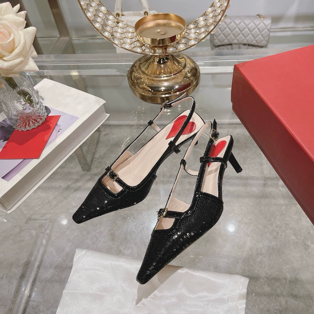 2024 новый классический мини-б buckle patent leather маленький квадрат носок шпилька высокого каблука Баотоу спина полый модные сандалии женские туфли