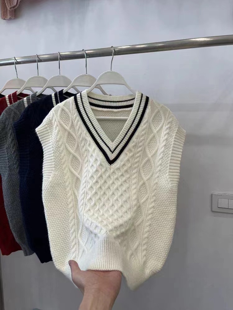 24 invierno Puyuan 2024 nueva ropa de mujer francesa chaleco de punto retro suéter de cuello en V image 8