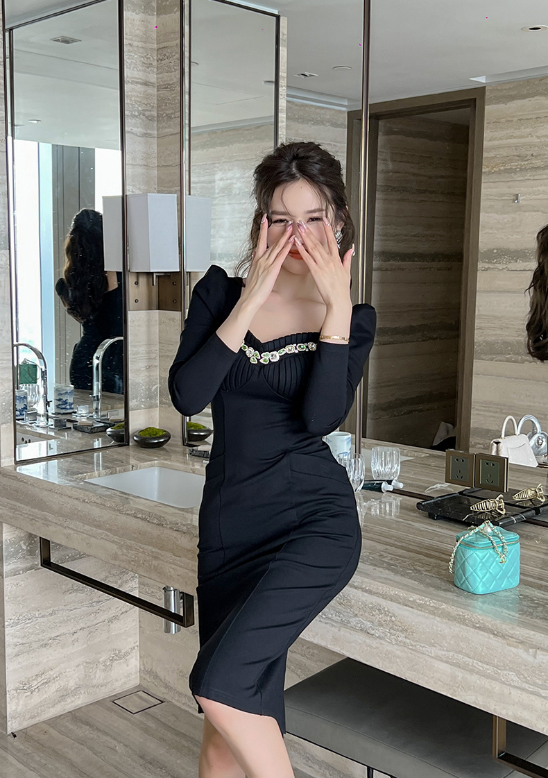 Đầm ôm body nữ tay ngắn cổ tròn đính đá lấp lánh viền xù — Màu đen chi tiết 10