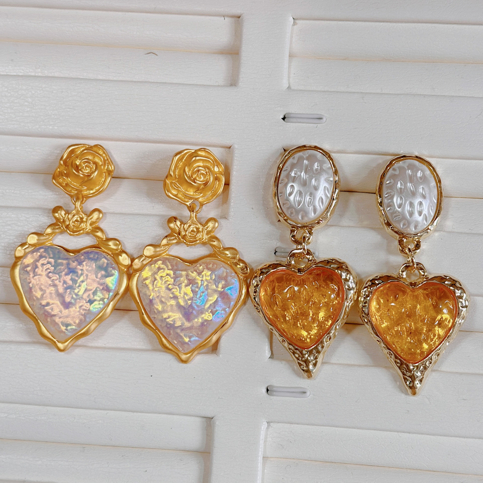24g Weight Alloy Ear Needle Material Drop Earrings Classification 1 Pair Quantity Banquet, Daily, Party Occasion Alloy Material Heart Shape Pattern Women's Gender Casual, Retro Style 1 Pair Casual Retro Heart Shape Alloy Drop Earrings 4