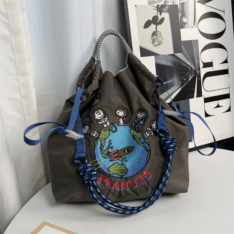 다크 그레이·스누피 우주비행사